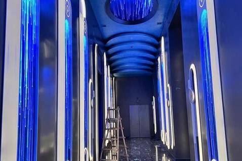 苏州七彩汇夜总会聘礼宾员/女营销,直招零压超自在