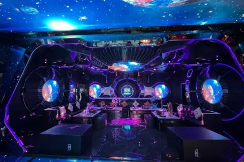 上海KTV招聘兼职/礼仪,直招全程免费,新人享优房等您来