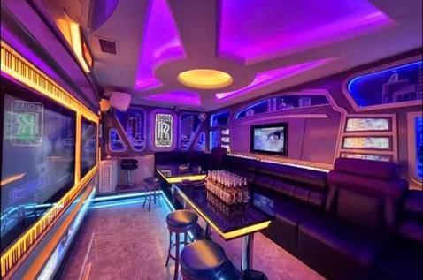 深圳国丰KTV招聘礼仪模特,氛围佳促职场创新,活力满满邀你共赴新程