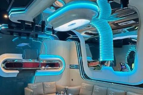 北京夜场招聘女营销/模特,年终总结会表彰优秀员工,分享成功经验共同进步