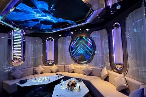 西宁夜店服务员急聘，包吃住，月休四天，福利超棒