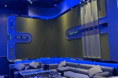 贵阳星悦汇夜总会直聘迎宾接待，高薪日结包住宿，共筑高端服务新体验