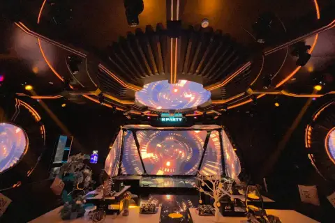 塔城KTV会所促销岗诚聘带薪培训手把手教新手也能成高手