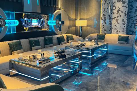 上海Oneonly高端KTV招聘提供住宿无忧虑，青春不负，铺就梦想之路