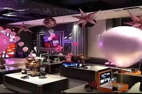 北京夜场模特服务员招聘，高端夜总会，日结薪资