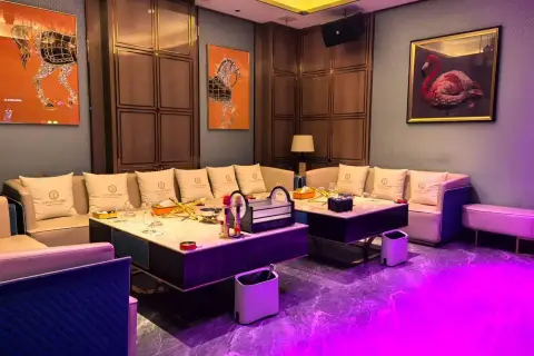 上海商务高端KTV招聘模特，高端场日结，起步收入高，待遇超给力